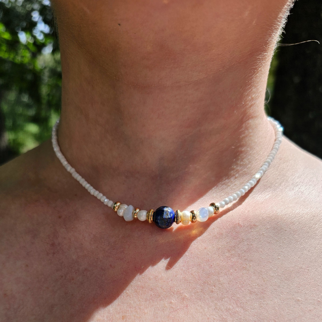 Collar blanco lapizlazuli